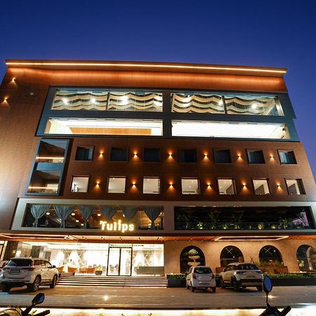 Hotel Tulips Grand Hyderabad Esterno foto