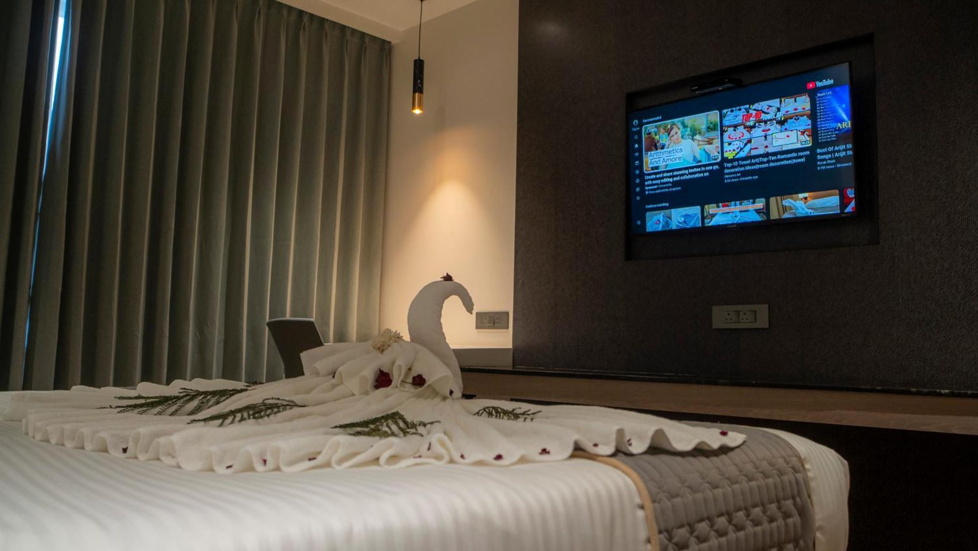 Hotel Tulips Grand Hyderabad Esterno foto