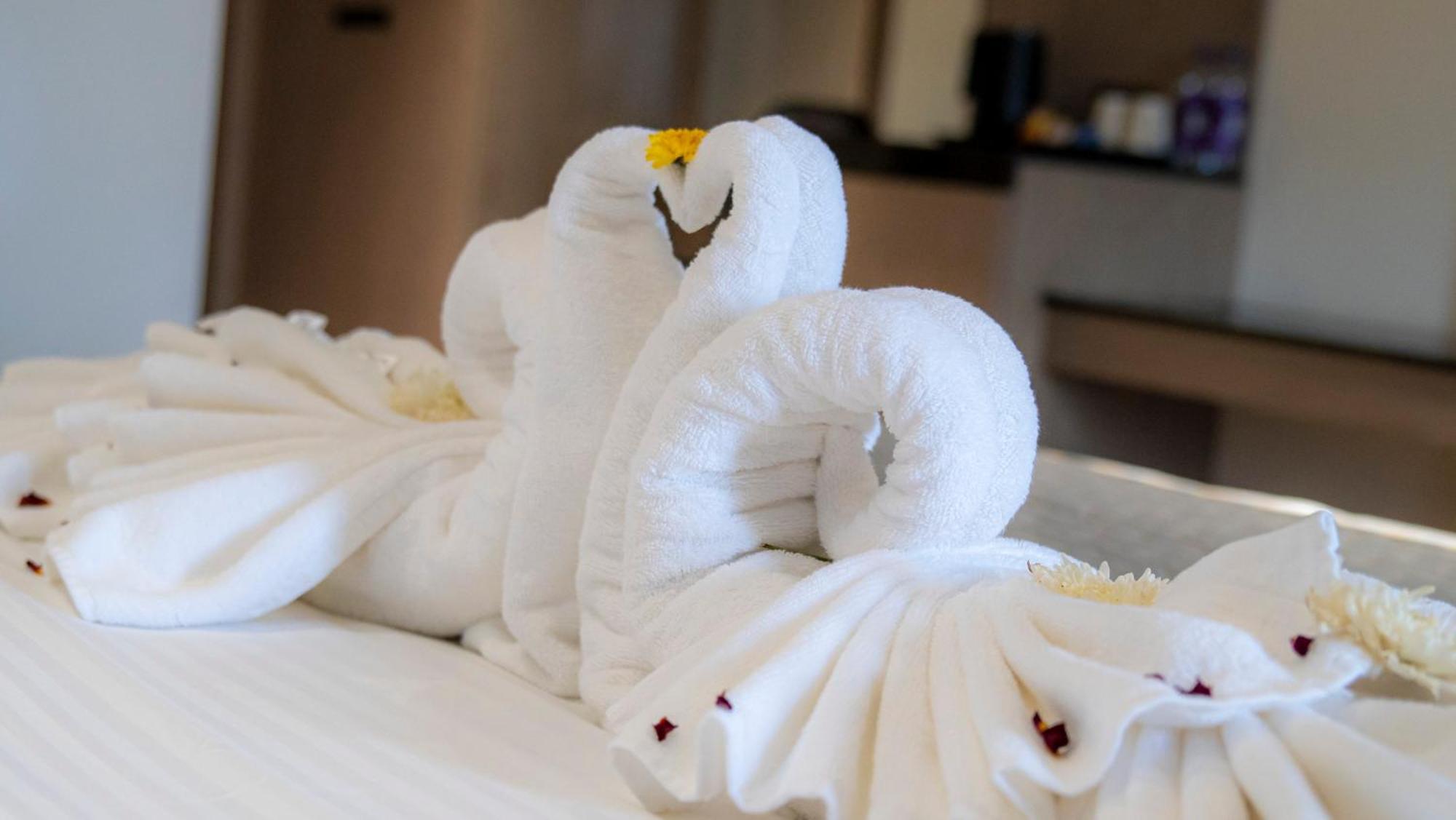 Hotel Tulips Grand Hyderabad Esterno foto