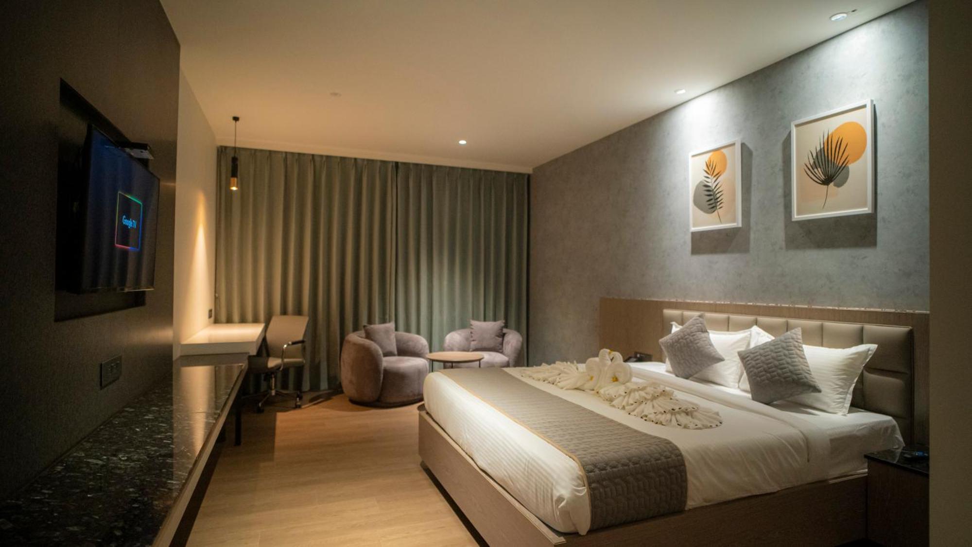 Hotel Tulips Grand Hyderabad Esterno foto