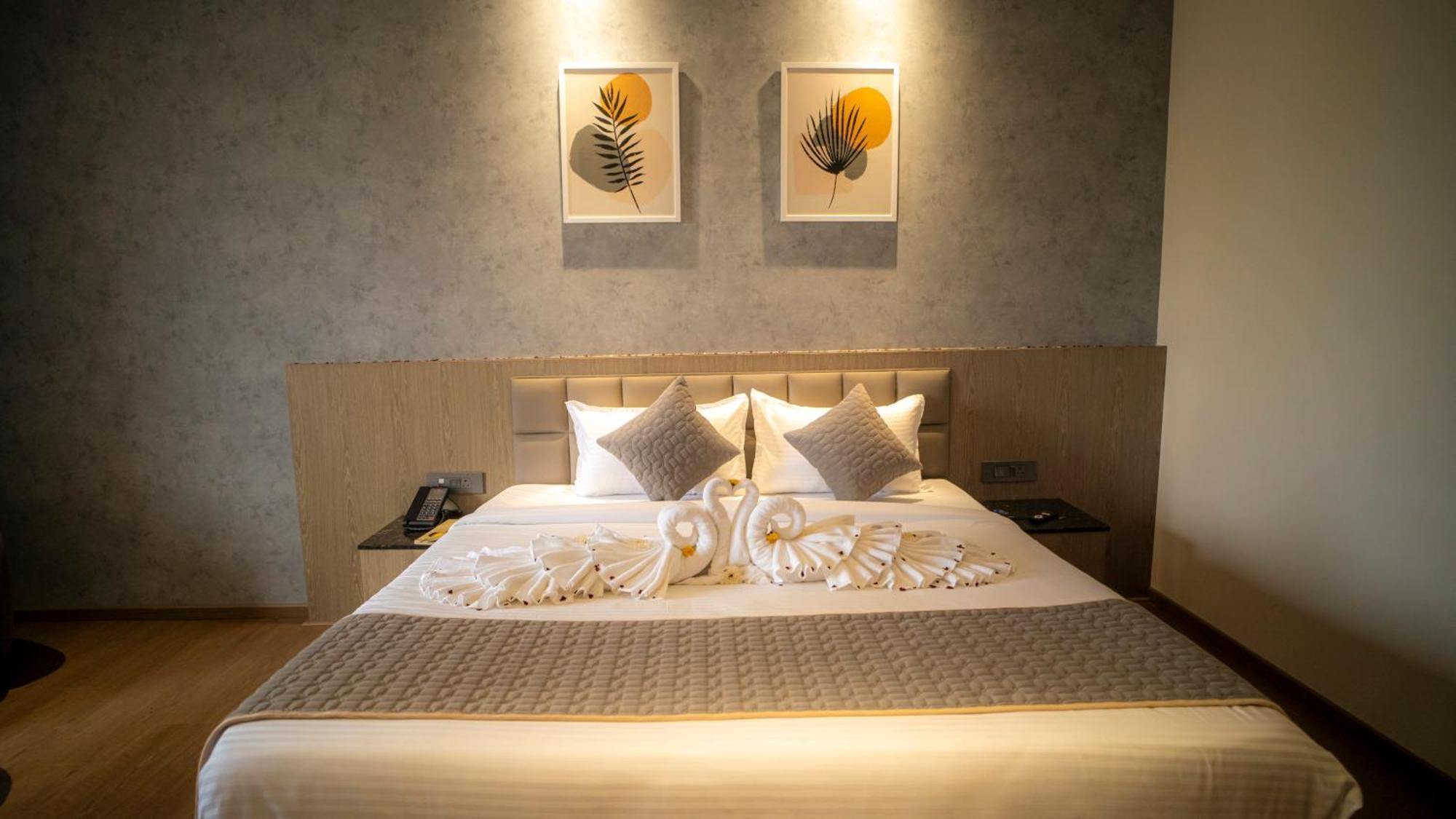 Hotel Tulips Grand Hyderabad Esterno foto