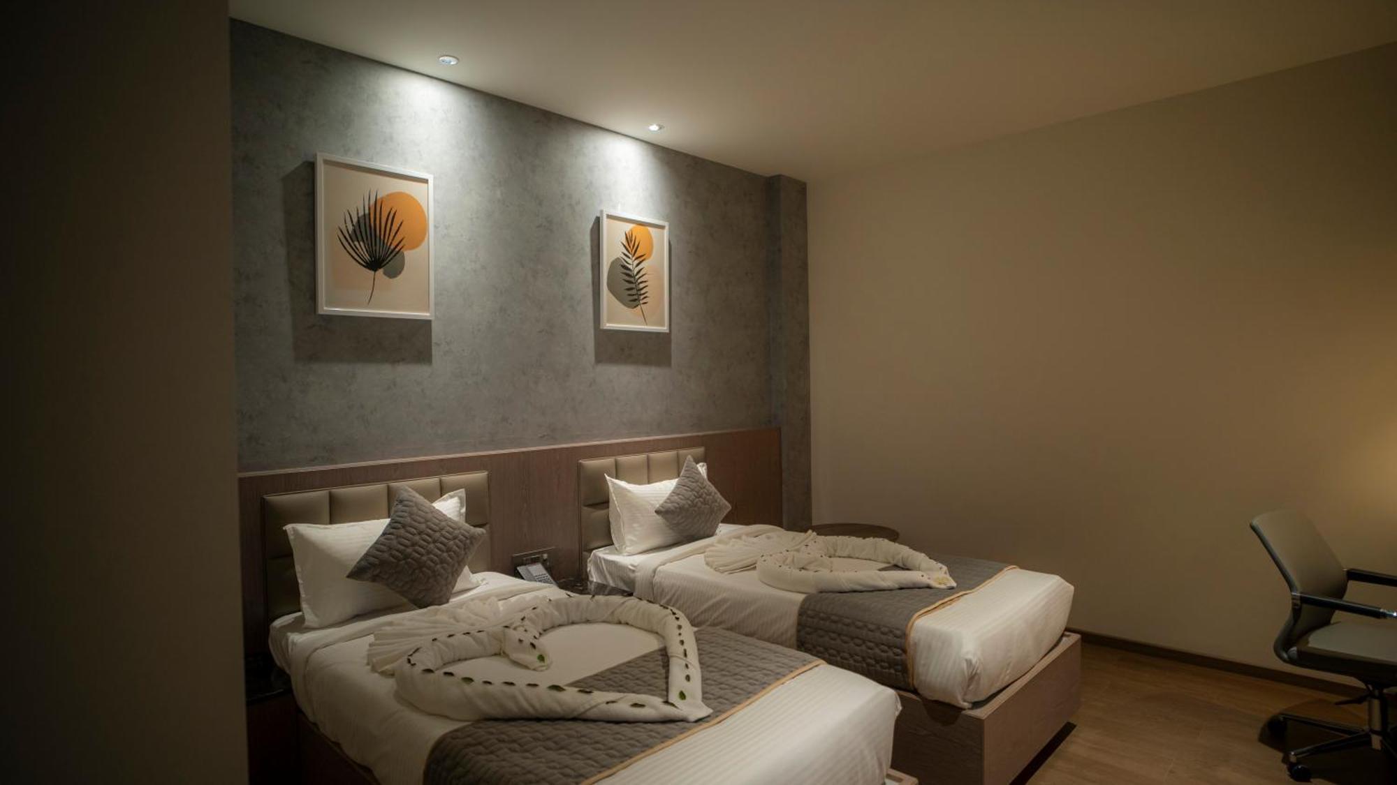 Hotel Tulips Grand Hyderabad Esterno foto