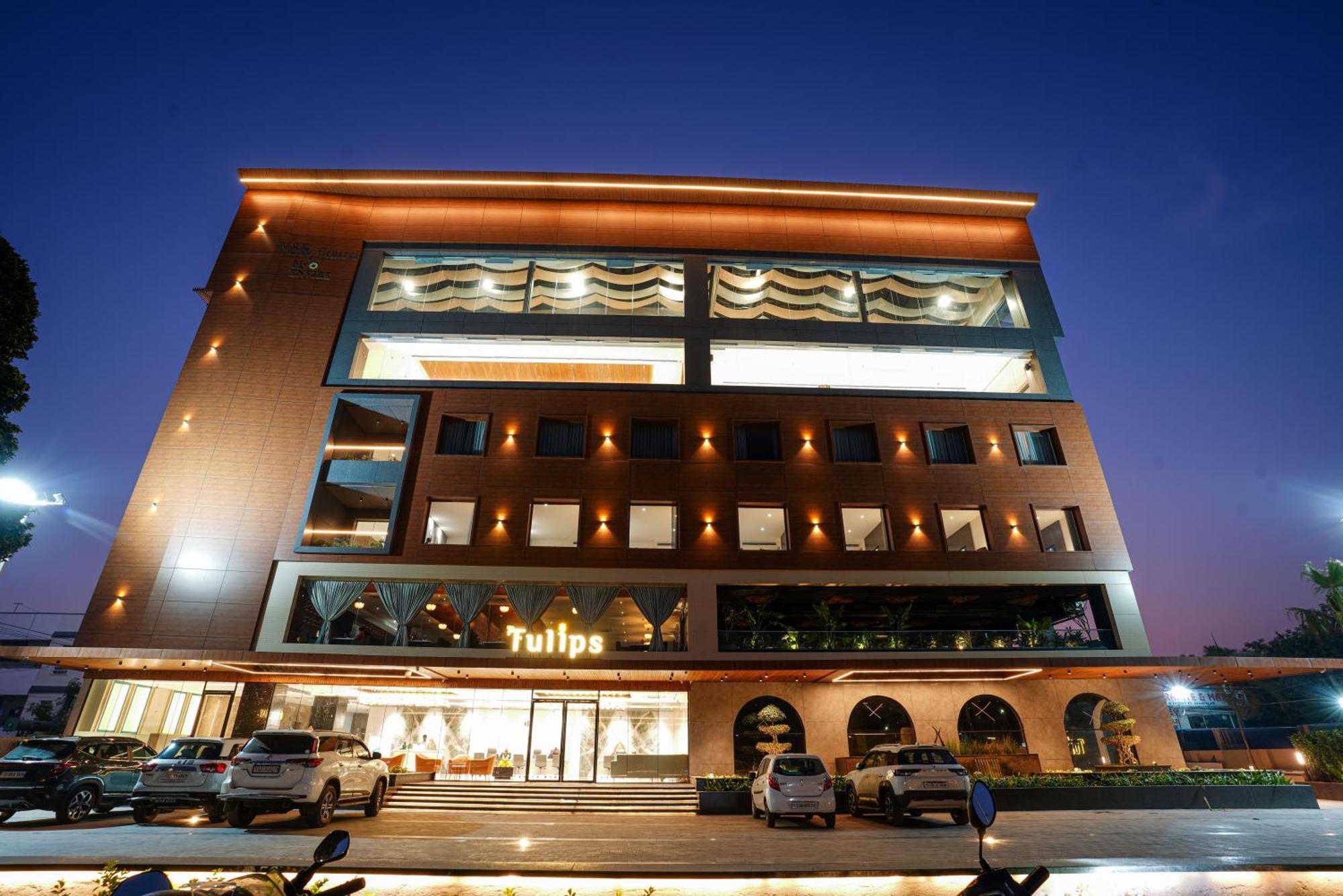 Hotel Tulips Grand Hyderabad Esterno foto