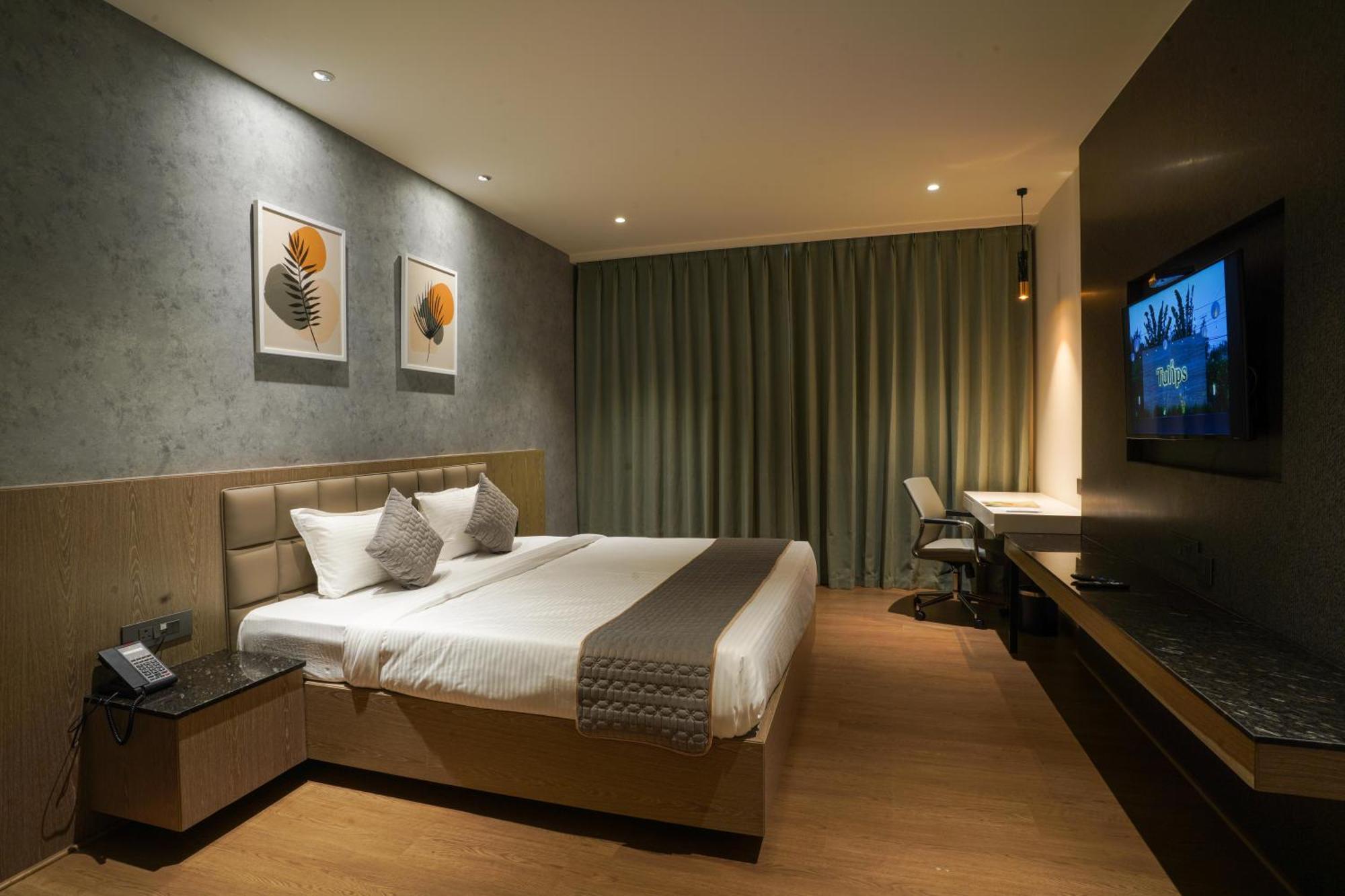 Hotel Tulips Grand Hyderabad Esterno foto