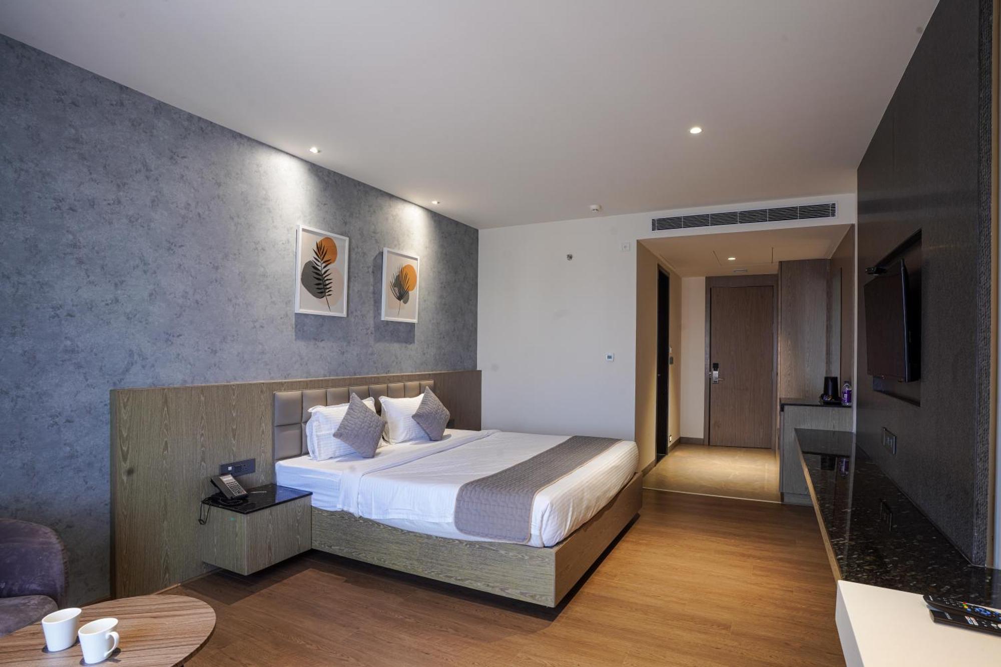 Hotel Tulips Grand Hyderabad Esterno foto