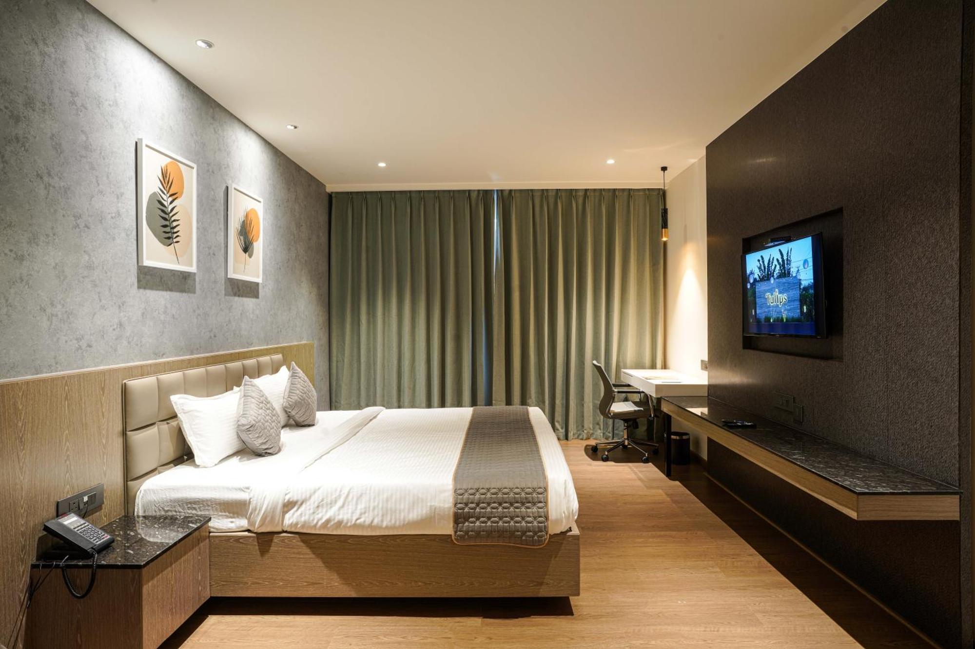 Hotel Tulips Grand Hyderabad Esterno foto
