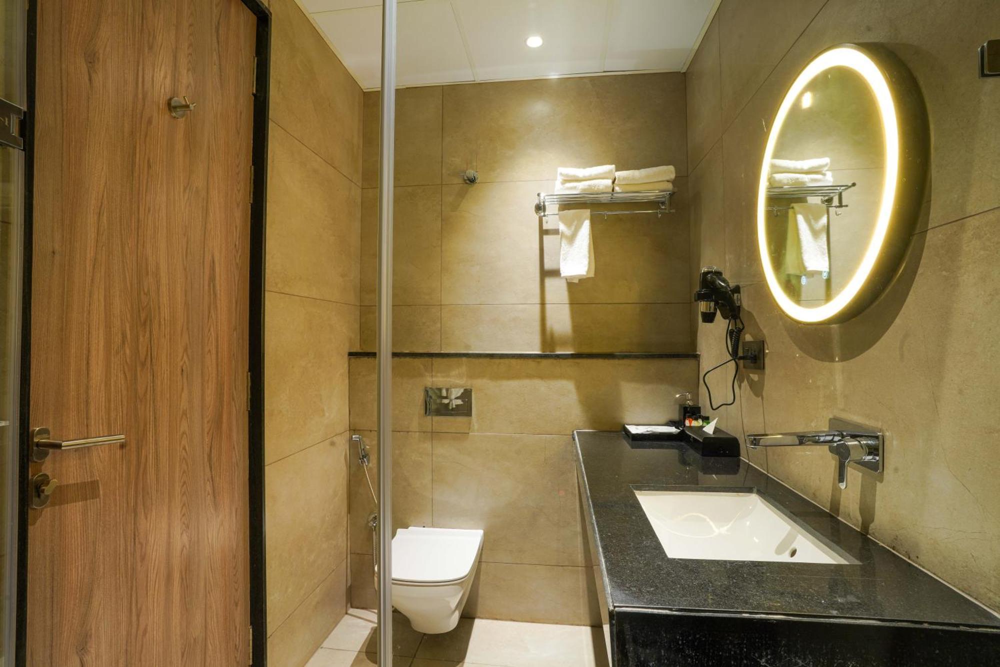 Hotel Tulips Grand Hyderabad Esterno foto