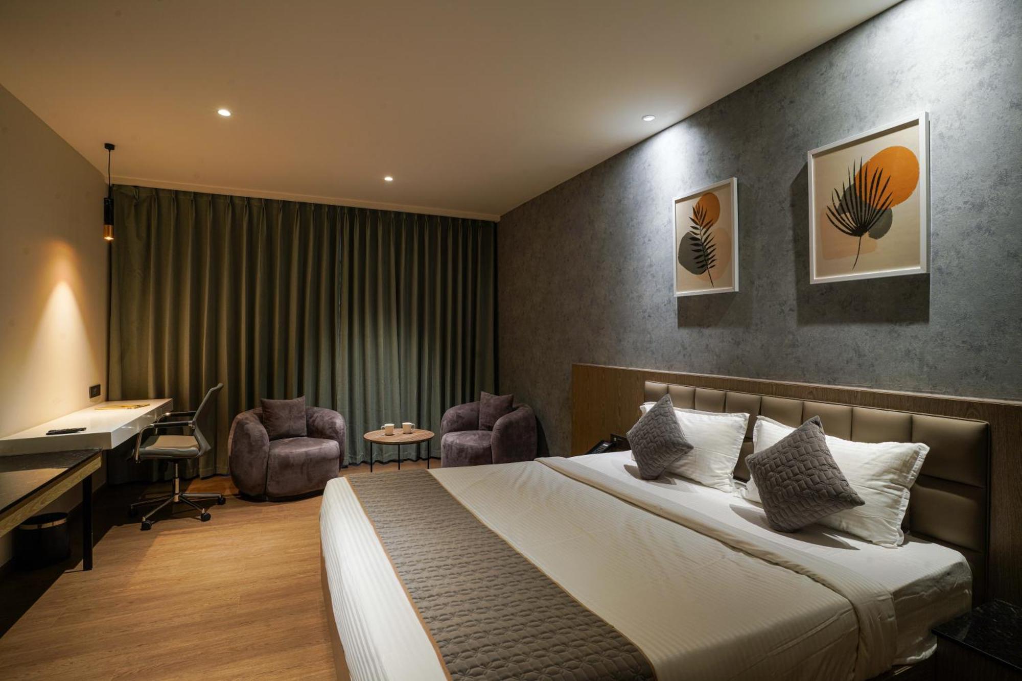Hotel Tulips Grand Hyderabad Esterno foto